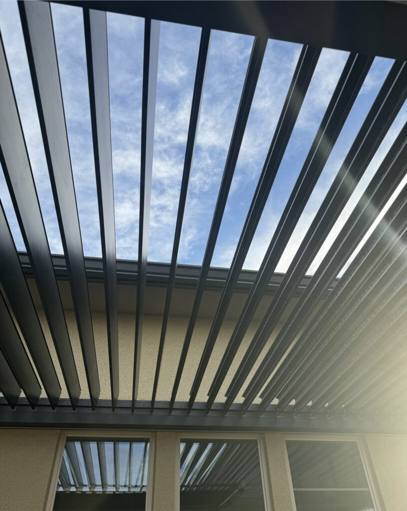 4k Aluminum cantilever ceiling