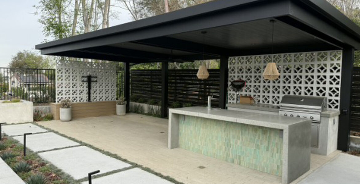 Freestanding black 4K aluminum patio cover over a tiled outdoor bar in Mission Viejo, CA